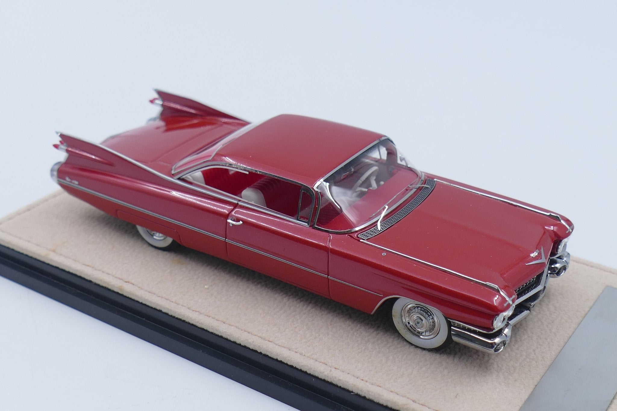 1959 Cadillac Coupe de Ville – Seminole Red 1:43
