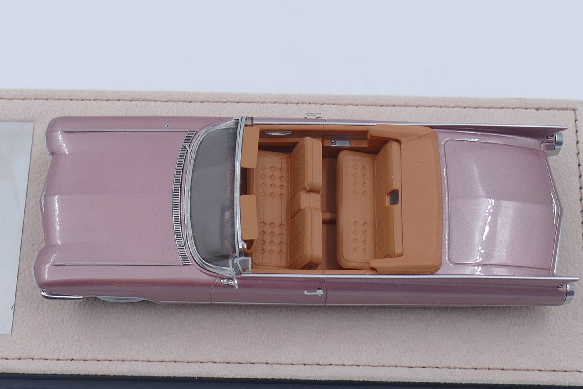 1960 Cadillac 62 Cabriolet Open roof – Persian Sand poly 1:43