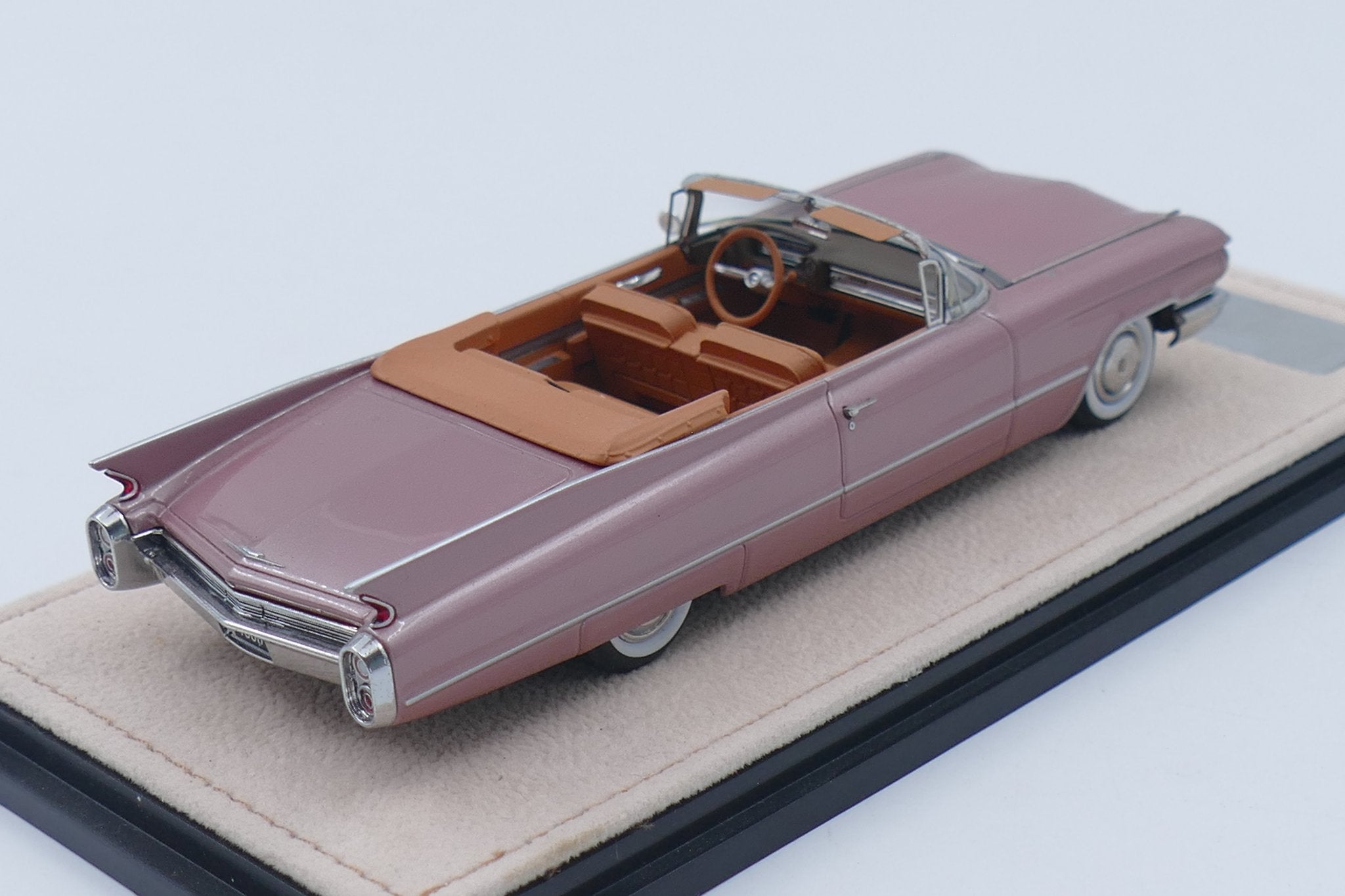 1960 Cadillac 62 Cabriolet Open roof – Persian Sand poly 1:43