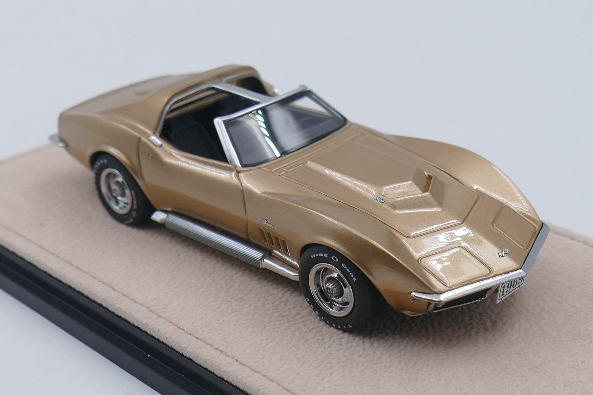 1969 Chevrolet Corvette L88 Coupe T Roof – Riverside Gold Metallic 1:43
