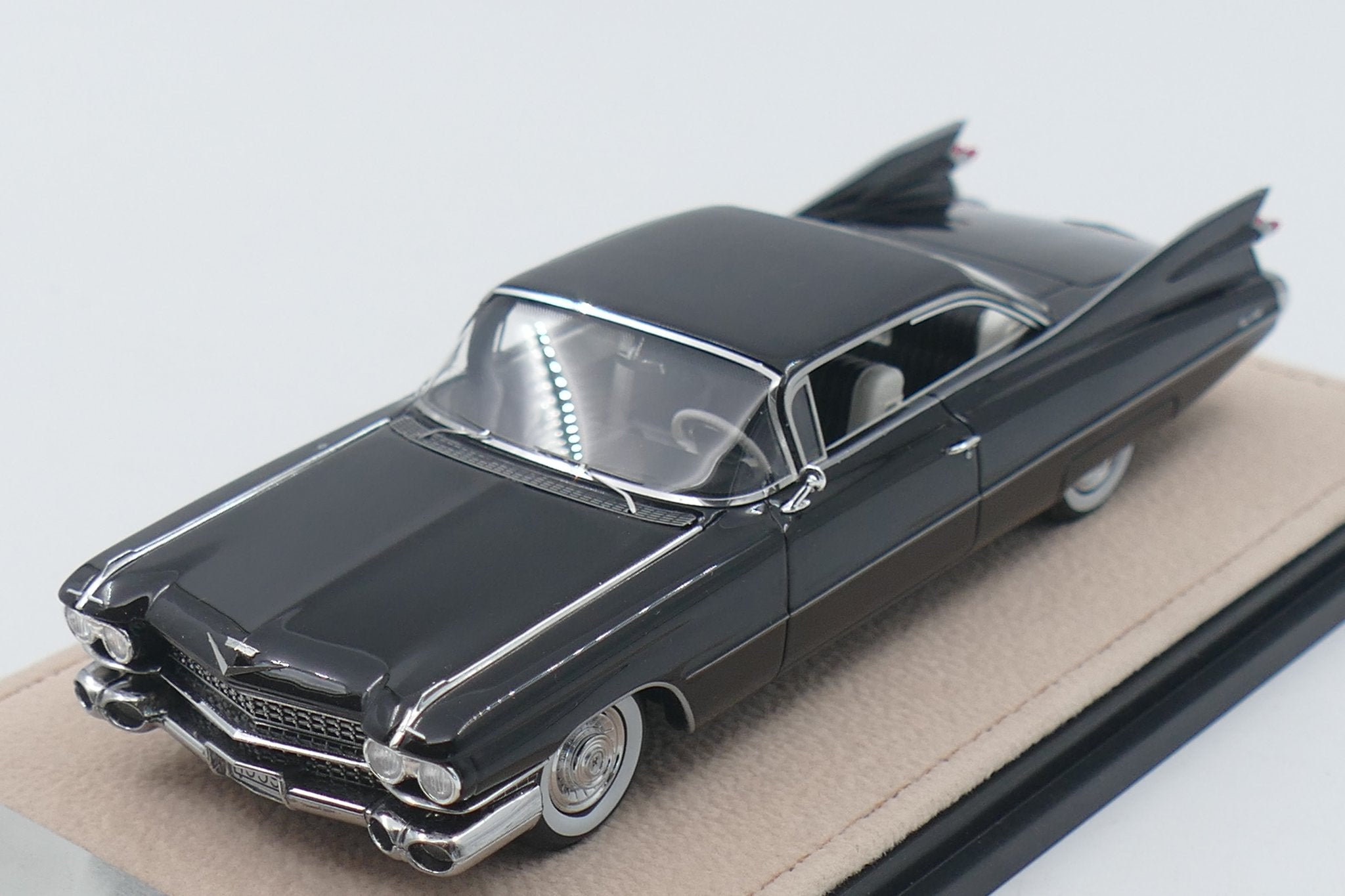 1959 Cadillac Coupe de Ville – Gotham Black 1:43