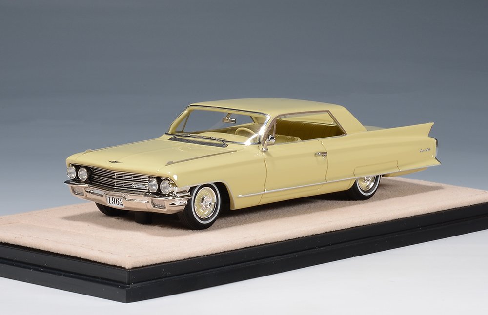 1962 Cadillac Coupe de Ville – Maize 1:43