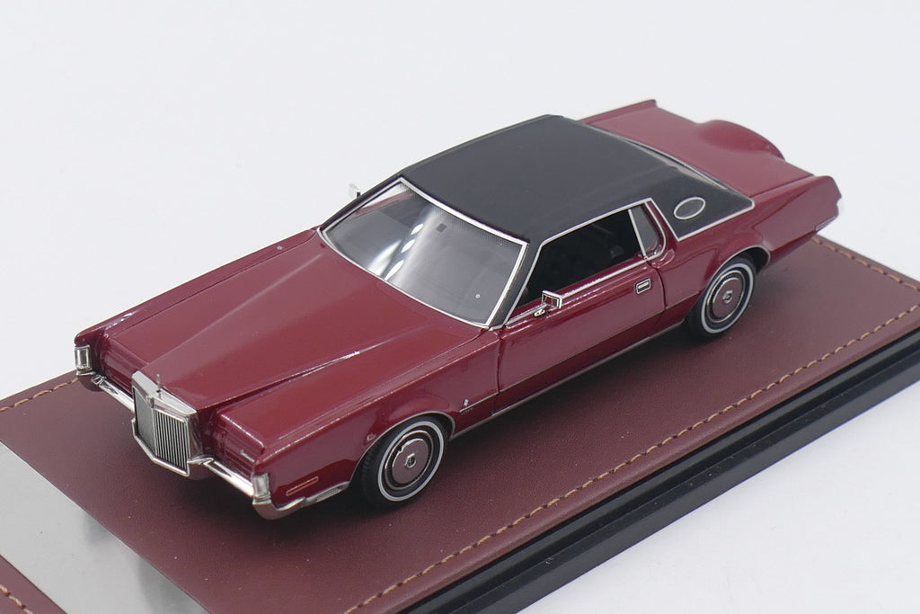 1972 Lincoln Continental Mark IV – Red Moondust Poly 1:43