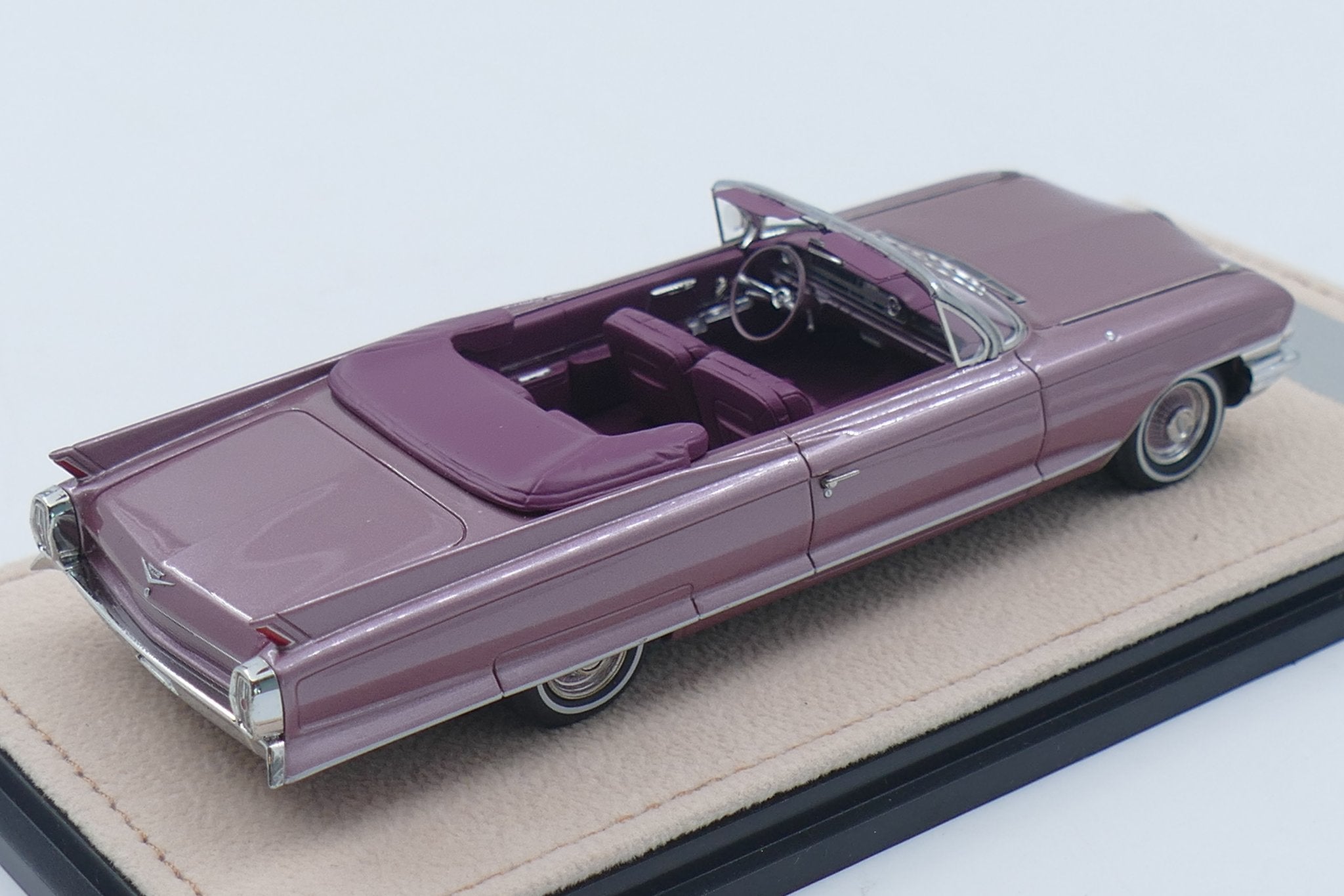 1962 Cadillac 62 Cabriolet open version – Heather poly 1:43