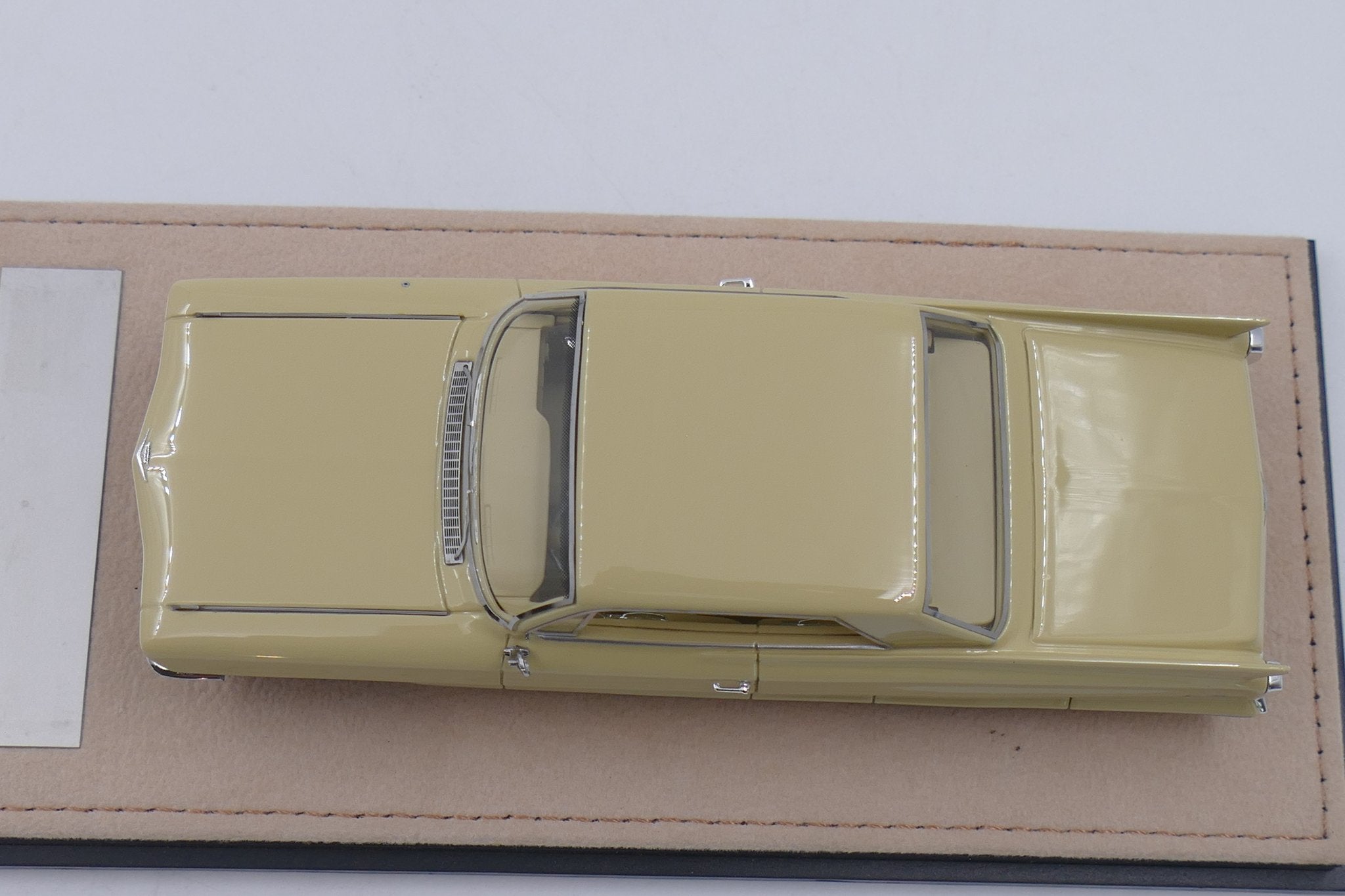 1962 Cadillac Coupe de Ville – Maize 1:43