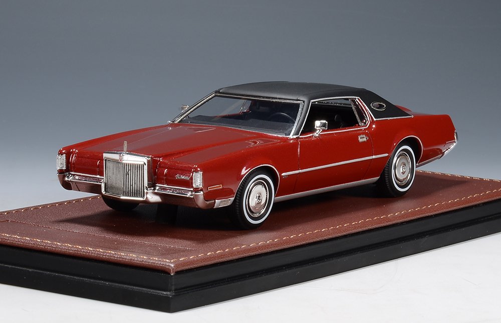 1972 Lincoln Continental Mark IV – Red Moondust Poly 1:43