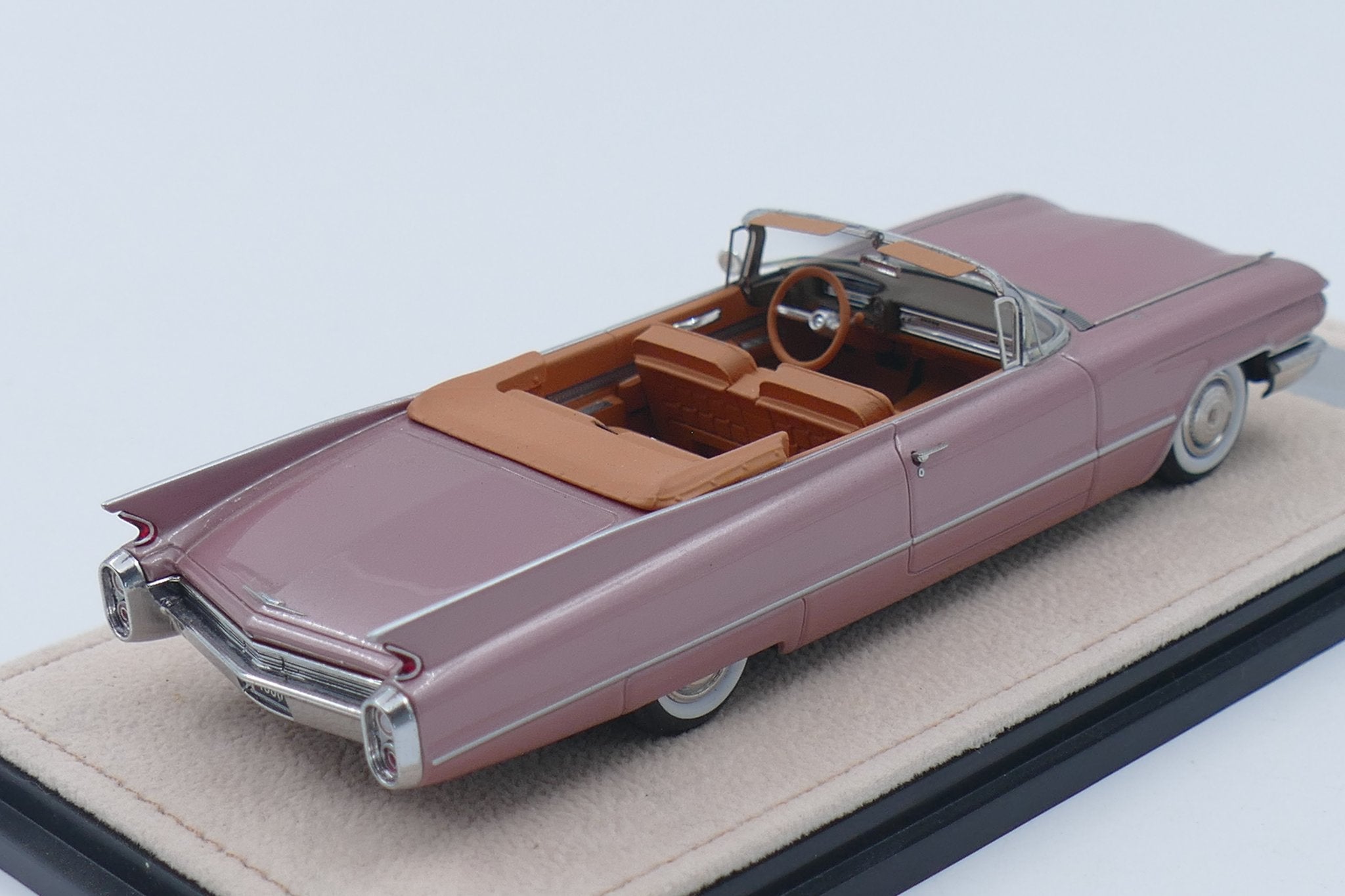 1960 Cadillac 62 Cabriolet Open roof – Persian Sand poly 1:43