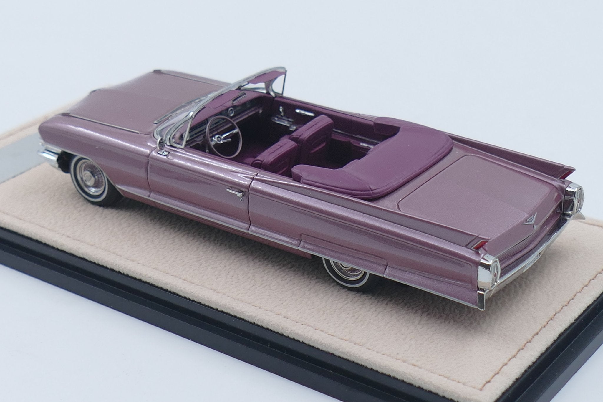1962 Cadillac 62 Cabriolet open version – Heather poly 1:43