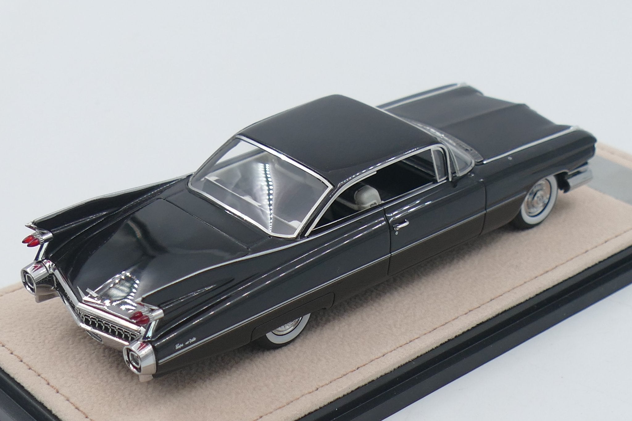 1959 Cadillac Coupe de Ville – Gotham Black 1:43