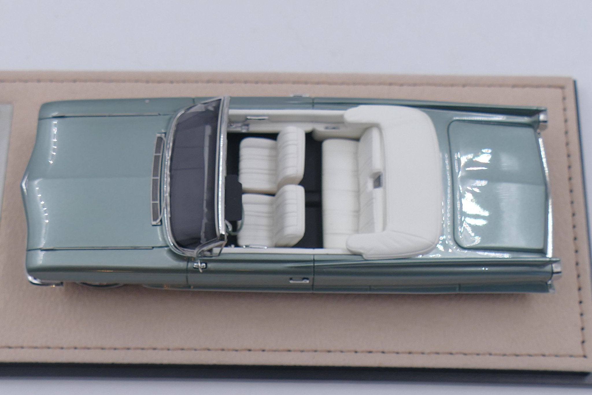 1962 Cadillac 62 Cabriolet open version – Sage Green poly 1:43