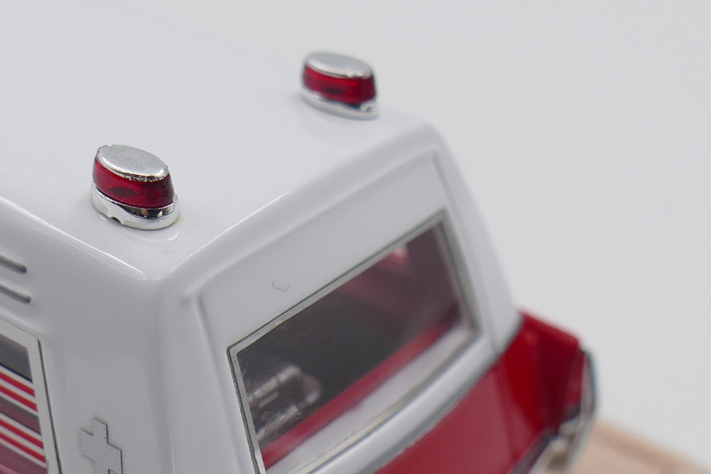 1968 Cadillac Miller-Meteor Ambulance – White/Red 1:43