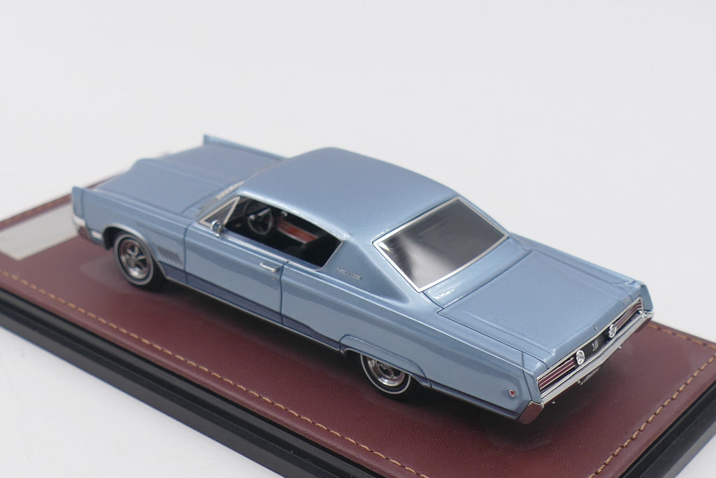 1968 Chrysler 300 – Sky Blue Metallic 1:43
