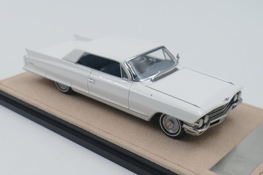 1962 Cadillac Coupe de Ville – Olympic White 1:43