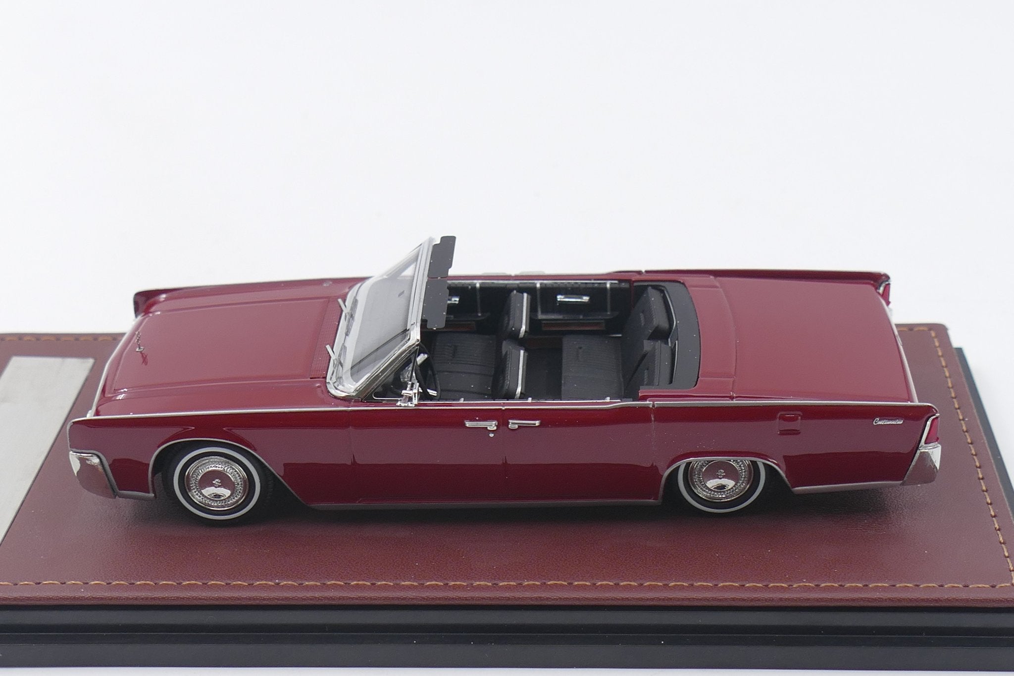 1964 Lincoln Continental Convertible Open roof – Fiesta Red 1:43