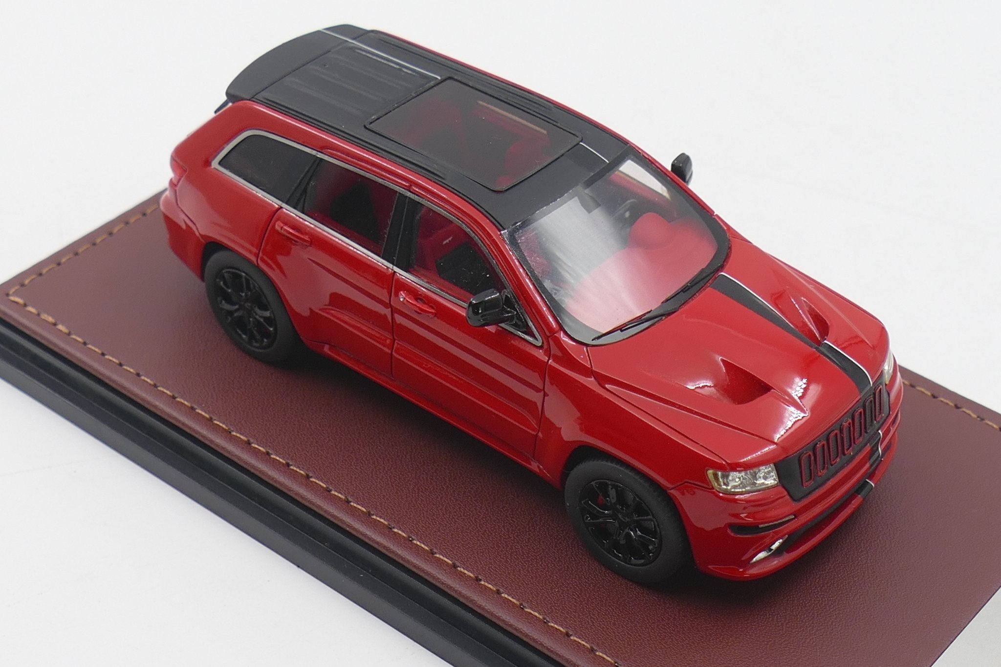 Jeep Grand Cherokee SRT8 Formula 1 Version – Red Black 1:43
