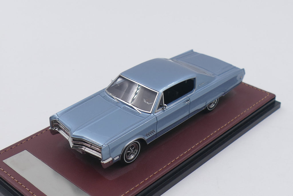 1968 Chrysler 300 – Sky Blue Metallic 1:43