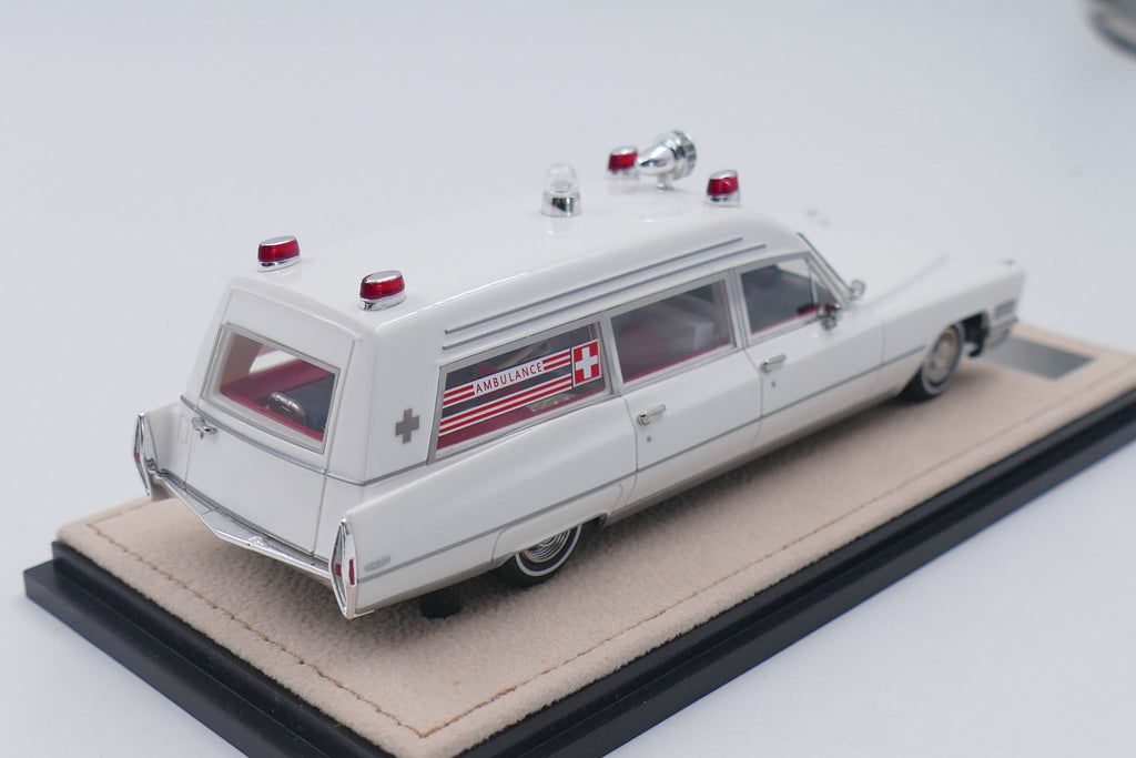 1968 Cadillac Miller-Meteor Ambulance – White 1:43