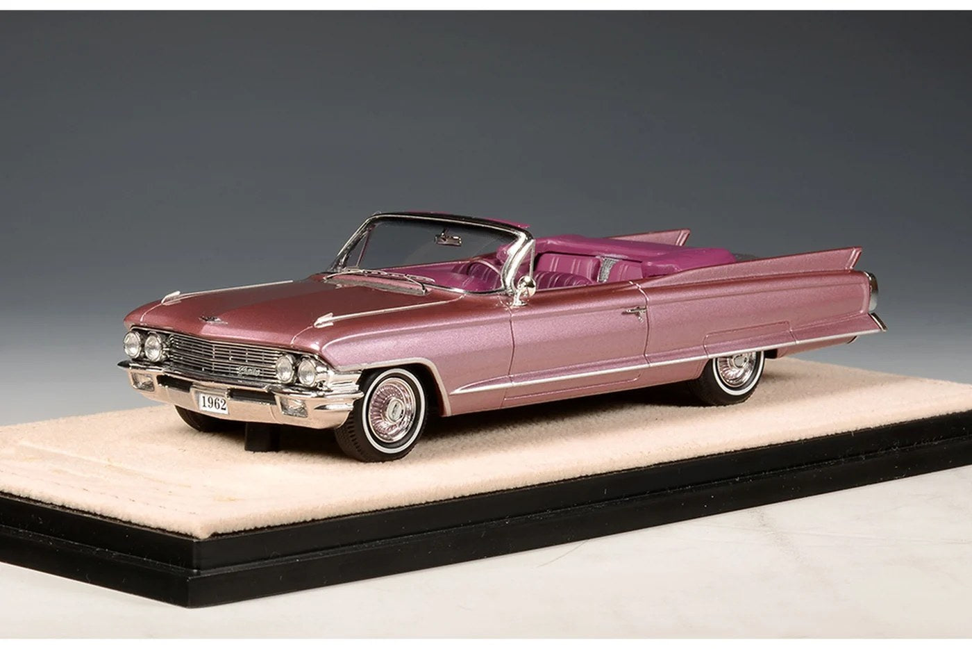 1962 Cadillac 62 Cabriolet open version – Heather poly 1:43
