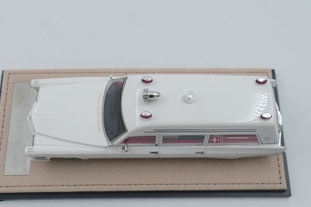 1968 Cadillac Miller-Meteor Ambulance – White 1:43