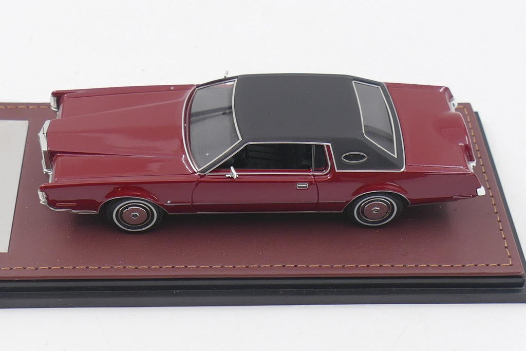 1972 Lincoln Continental Mark IV – Red Moondust Poly 1:43