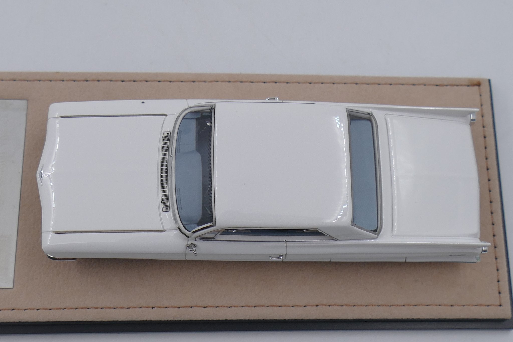 1962 Cadillac Coupe de Ville – Olympic White 1:43