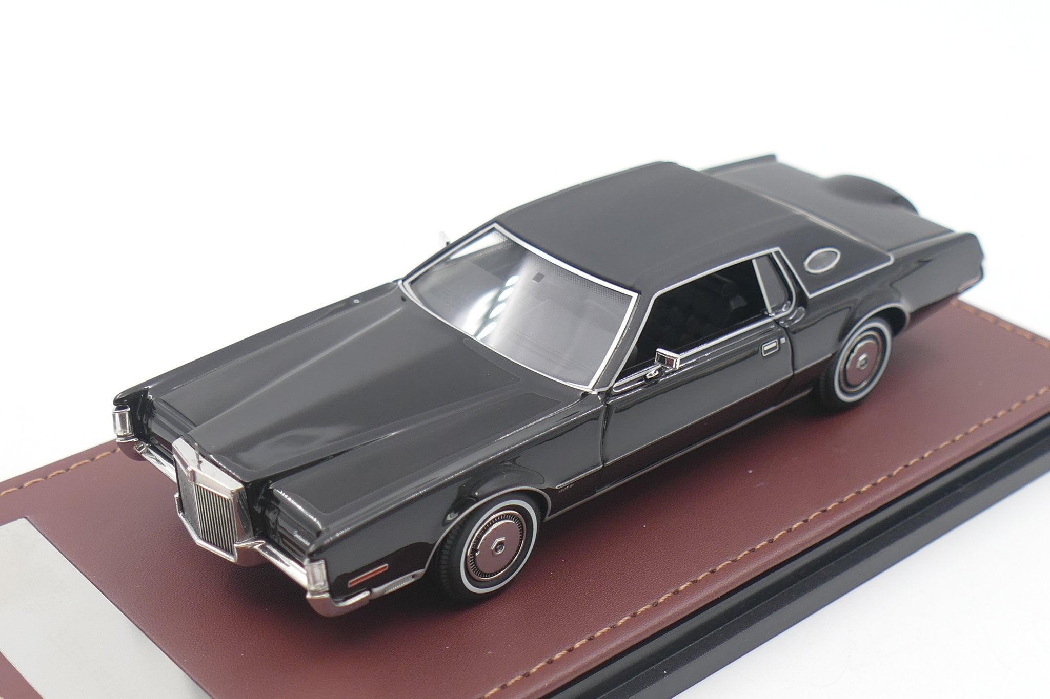 1972 Lincoln Continental Mark IV – Black 1:43