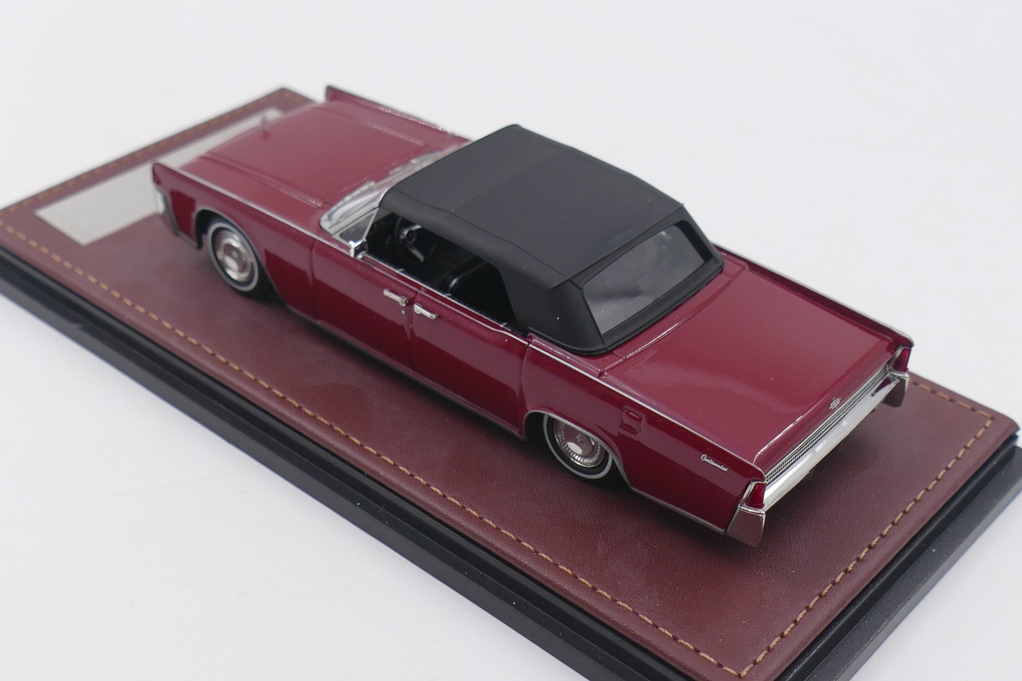 1964 Lincoln Continental Convertible Closed roof – Fiesta Red 1:43