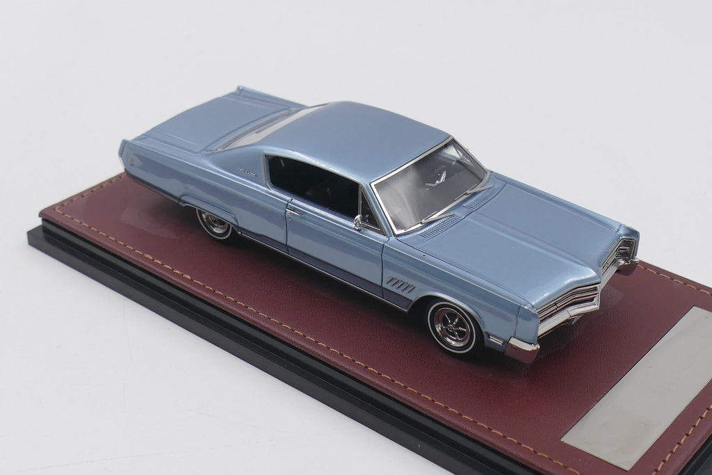 1968 Chrysler 300 – Sky Blue Metallic 1:43