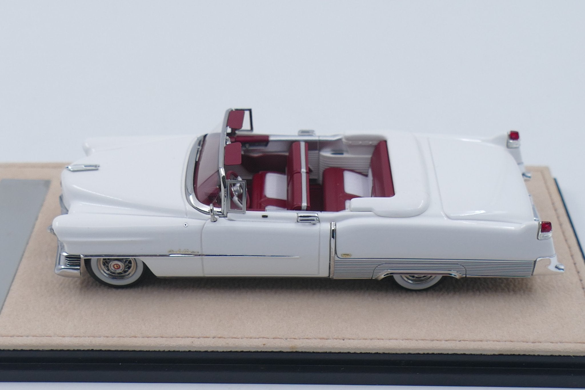 1954 Cadillac Eldorado Convertible Open roof – White 1:43