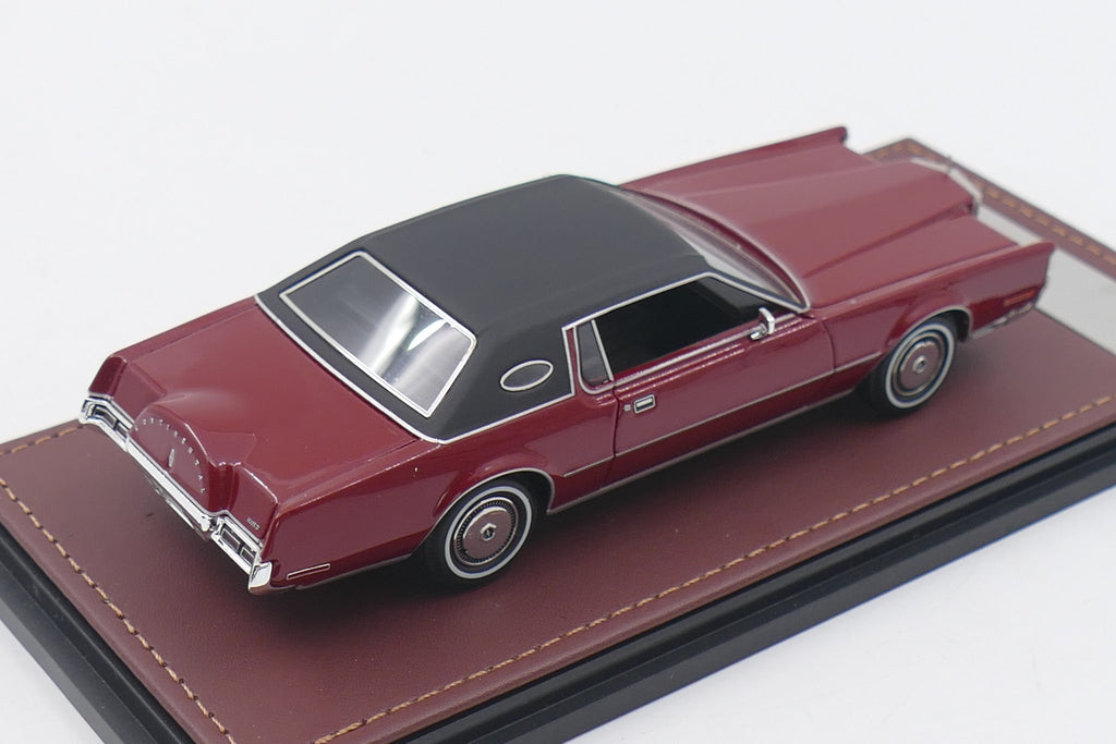 1972 Lincoln Continental Mark IV – Red Moondust Poly 1:43