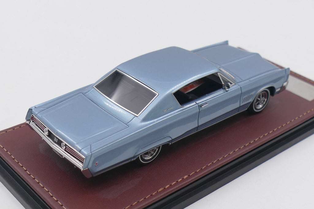 1968 Chrysler 300 – Sky Blue Metallic 1:43