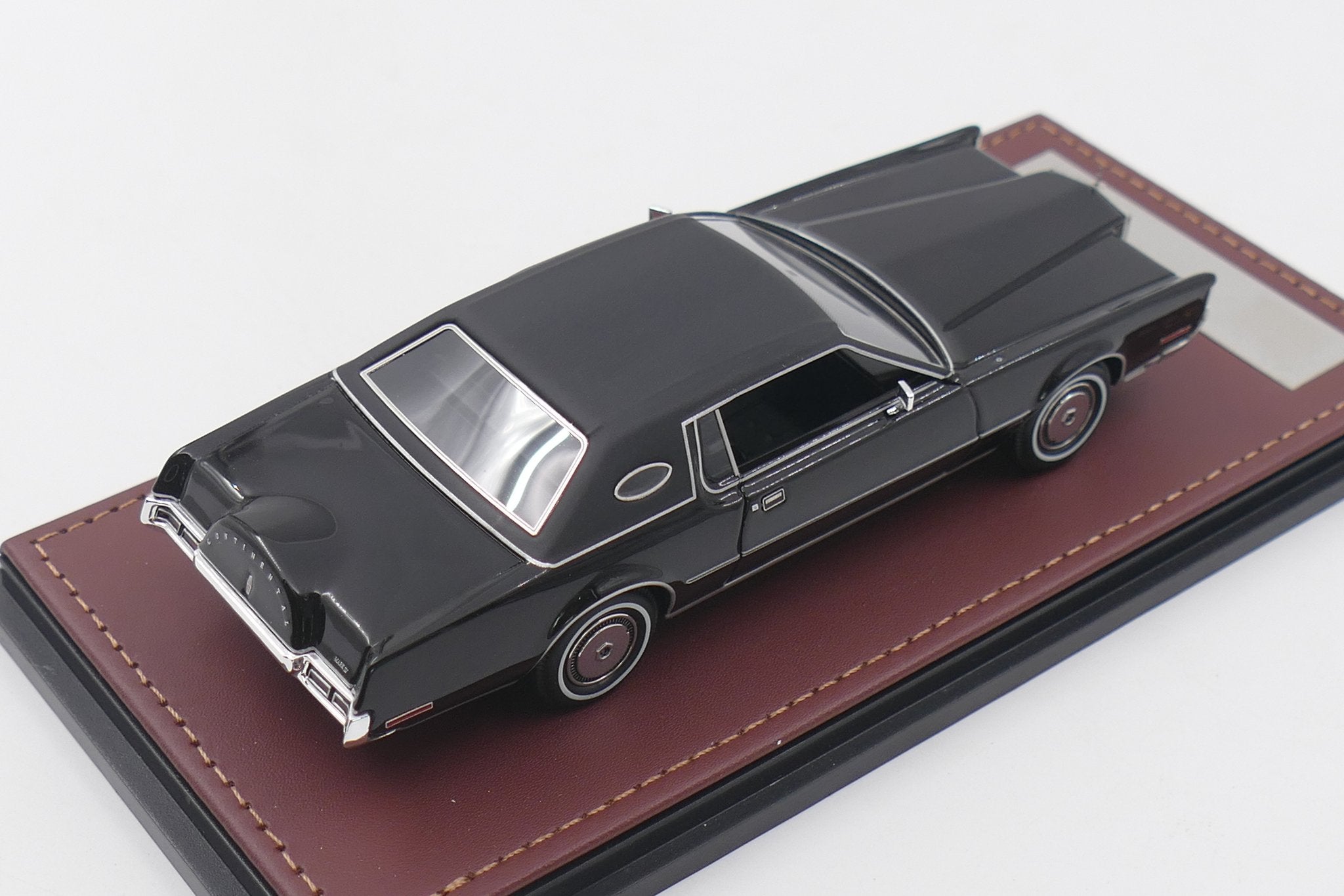 1972 Lincoln Continental Mark IV – Black 1:43