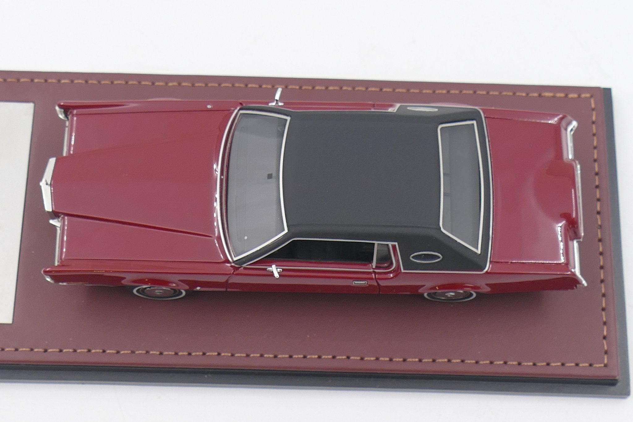 1972 Lincoln Continental Mark IV – Red Moondust Poly 1:43