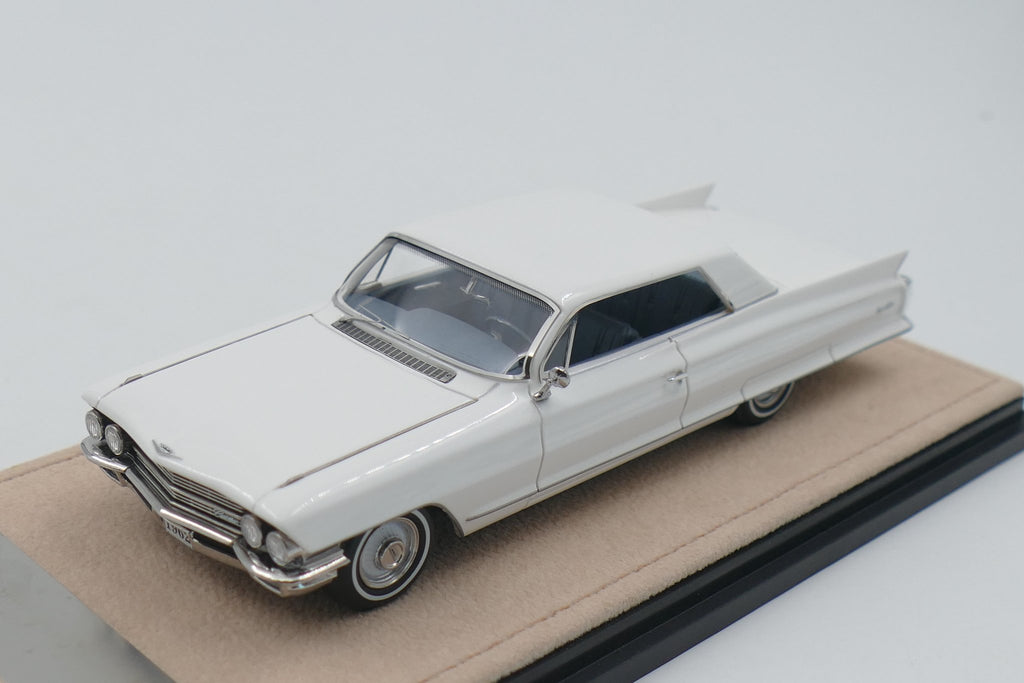 1962 Cadillac Coupe de Ville – Olympic White 1:43