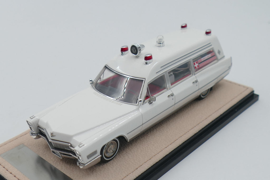 1968 Cadillac Miller-Meteor Ambulance – White 1:43