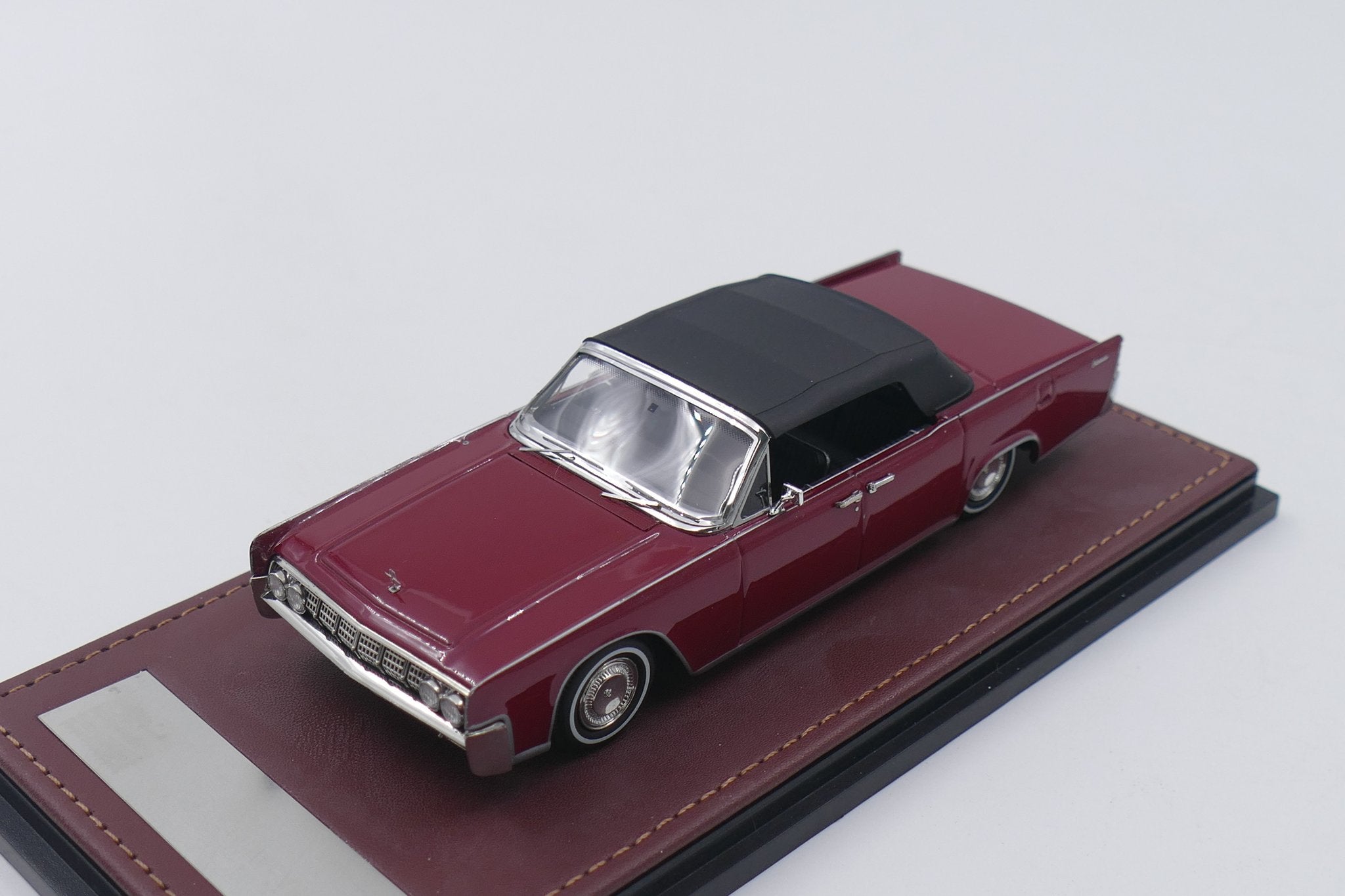 1964 Lincoln Continental Convertible Closed roof – Fiesta Red 1:43